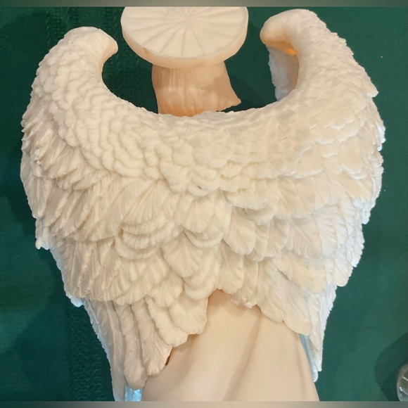 Christmas Around the World 1998 House of Lloyd Alabaster-Style Lighted Angel - Picture 6 of 13